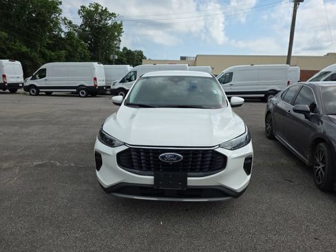 Used 2023 Ford Escape Active w/ Tech Pack #2 FWD image 2