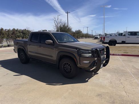 Used 2023 Nissan Frontier PRO-4X w/ Pro-4X Premium Package image 8