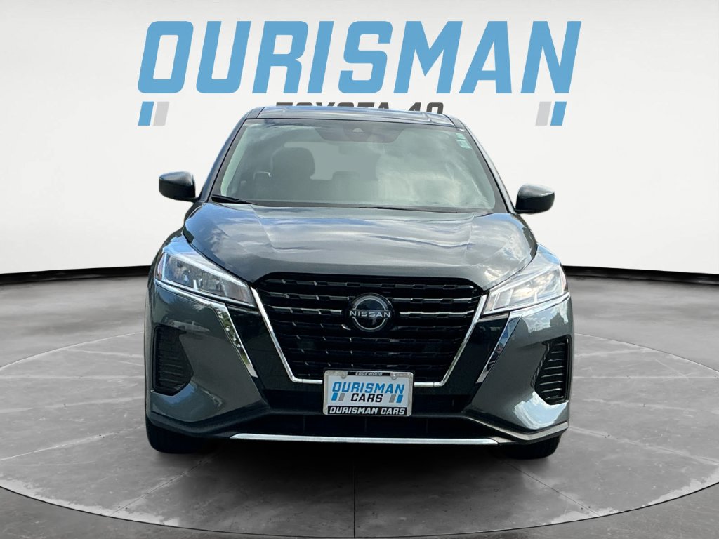 Used 2025 Nissan Kicks Play S FWD image 2