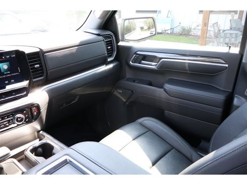 Used 2022 Chevrolet Silverado 1500 LTZ w/ LTZ Premium Package AWD/4WD image 29