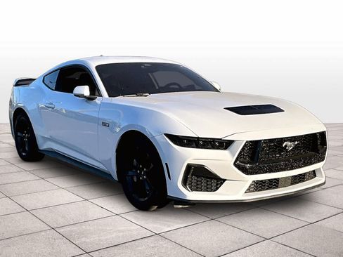 Used 2025 Ford Mustang GT RWD image 2