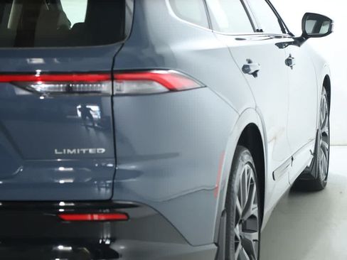 Certified 2025 Toyota Crown Signia AWD/4WD image 47