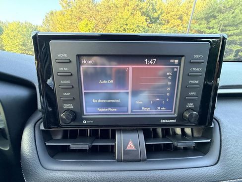 Used 2020 Toyota RAV4 LE FWD image 19