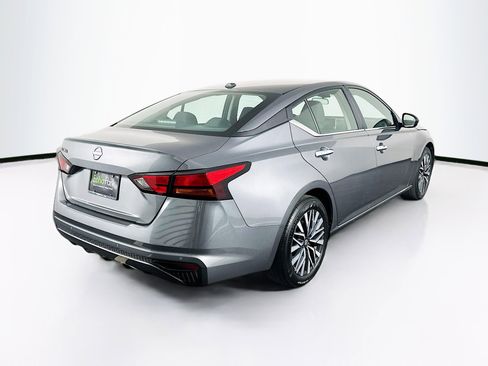 Used 2025 Nissan Altima 2.5 SV image 9