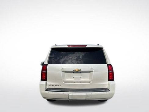 Used 2015 Chevrolet Suburban LTZ image 17