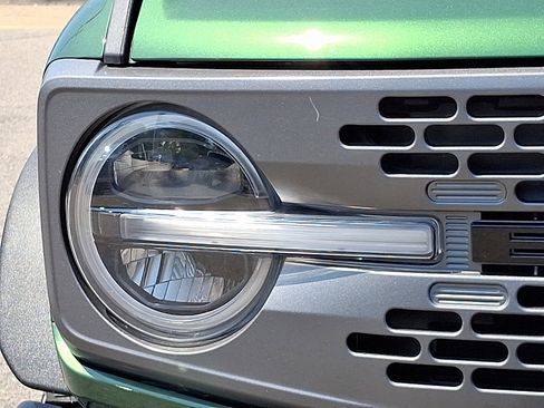 Used 2024 Ford Bronco Everglades image 9