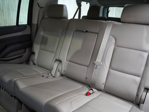 Used 2015 Chevrolet Suburban LT w/ Luxury Package RWD image 32