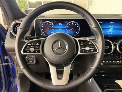 Used 2021 Mercedes-Benz GLB 250 4MATIC image 19