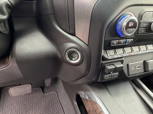 Used 2021 GMC Sierra 2500 Denali w/ Denali Ultimate Package AWD/4WD image 17