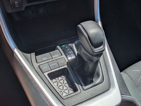 Used 2024 Toyota RAV4 XLE FWD image 21