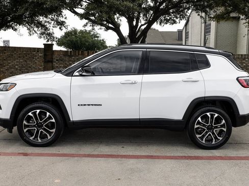 Used 2022 Jeep Compass Limited image 20