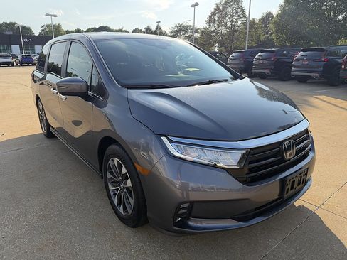 Used 2024 Honda Odyssey EX-L image 2
