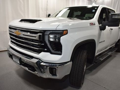 Certified 2026 Chevrolet Silverado 2500 LTZ w/ LTZ Premium Package AWD/4WD image 15