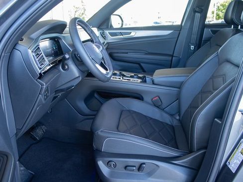 Used 2024 Volkswagen Atlas Cross Sport SE image 13