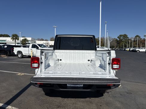 New 2026 Jeep Gladiator Sport image 13