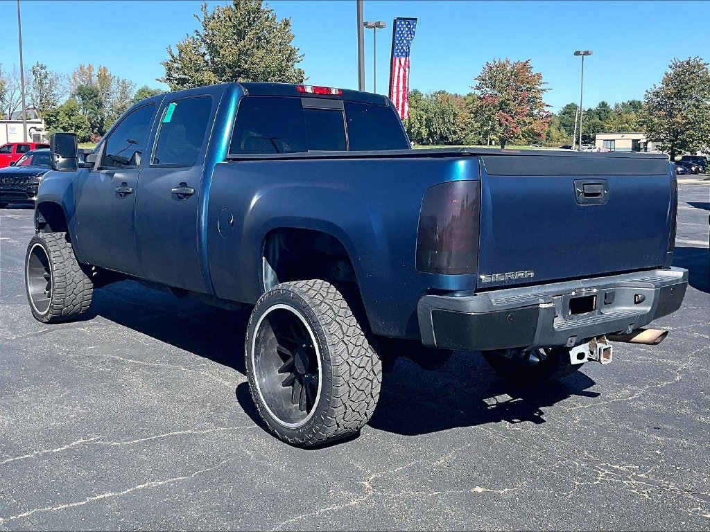 Used 2012 GMC Sierra 2500 Denali w/ Suspension Package, Off-Road AWD/4WD image 3