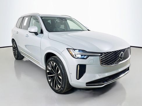 Used 2026 Volvo XC90 B6 Plus w/ Protection Package Premier AWD/4WD image 3