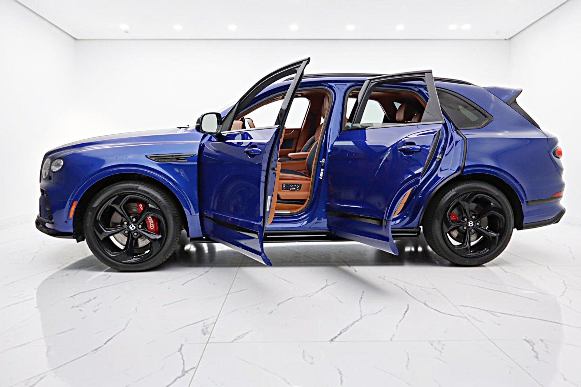 Certified 2022 Bentley Bentayga AWD/4WD image 4