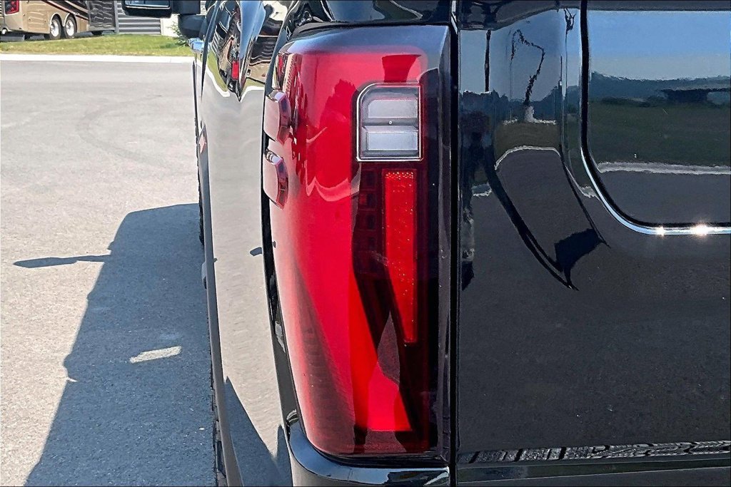 Used 2025 GMC Sierra 3500 Denali Ultimate AWD/4WD image 31