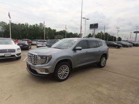 Used 2025 GMC Acadia Denali w/ Super Cruise Package FWD image 2