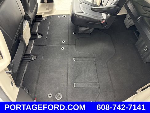 Used 2023 Chrysler Pacifica Touring-L FWD image 37