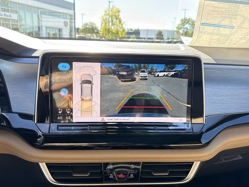 New 2026 Volkswagen Atlas Cross Sport SE image 31