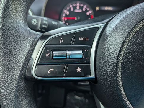 Used 2022 Kia Forte LXS image 17