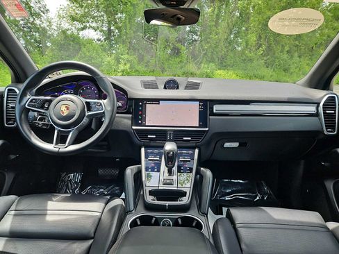 Certified 2023 Porsche Cayenne Platinum Edition AWD/4WD image 46