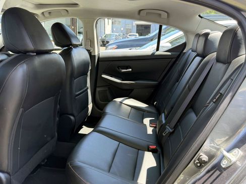 Used 2023 Nissan Sentra SR w/ SR Premium Package FWD image 10