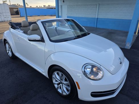 Used 2013 Volkswagen Beetle TDI image 10