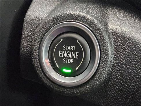 Used 2021 Chevrolet TrailBlazer RS w/ Convenience Package FWD image 16