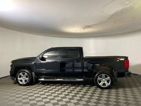 Used 2018 Chevrolet Silverado 1500 LT w/ All Star Edition AWD/4WD image 9