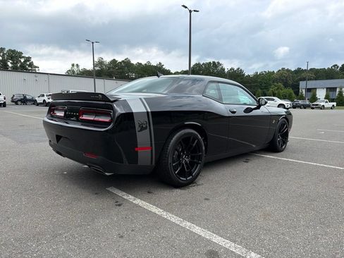 Used 2022 Dodge Challenger R/T Scat Pack w/ Shaker Package RWD image 5