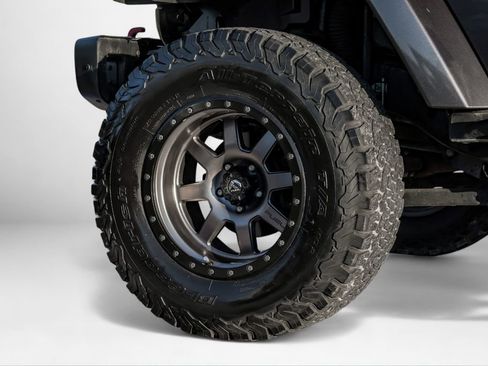 Used 2017 Jeep Wrangler Unlimited Rubicon image 61