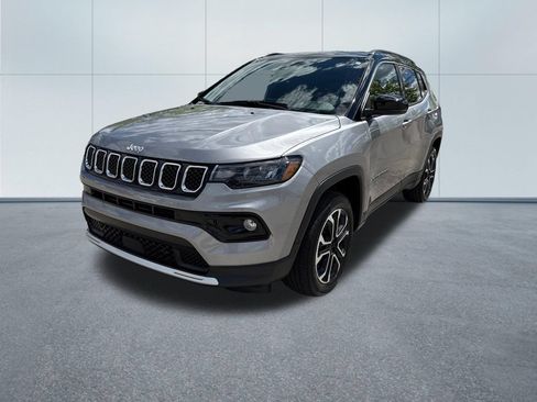 Used 2023 Jeep Compass Limited AWD/4WD image 2