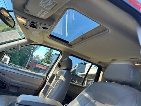 Used 2004 Ford Explorer XLT AWD/4WD image 14