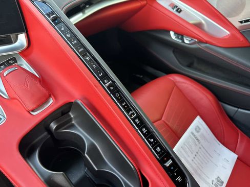 Used 2021 Chevrolet Corvette Stingray Premium Cpe w/ Z51 Performance Package image 18