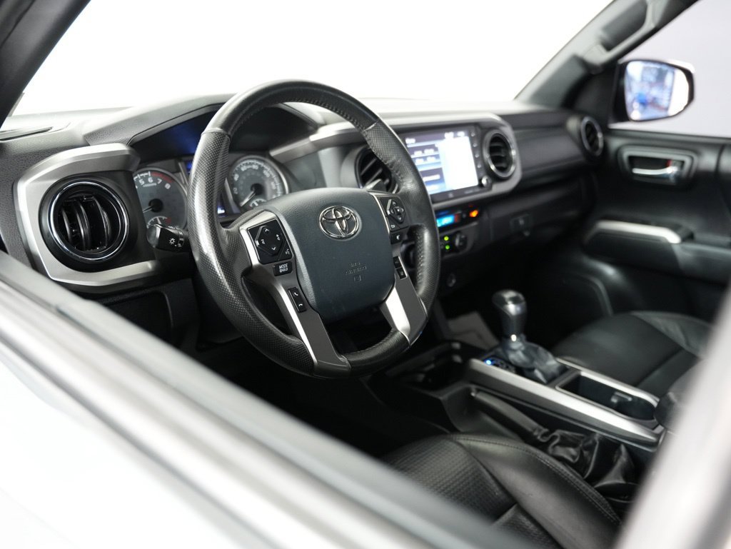 Used 2020 Toyota Tacoma Limited AWD/4WD image 6