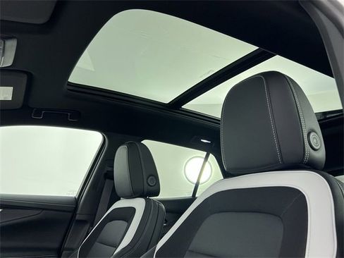 Certified 2024 Chevrolet Blazer EV LT image 19