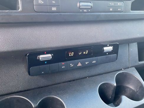 Used 2024 Mercedes-Benz Sprinter 2500 image 22