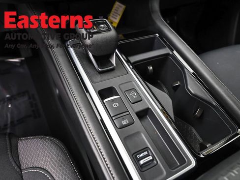 Used 2025 Nissan Pathfinder SV FWD image 13