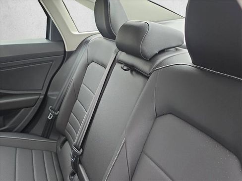 Used 2024 Volkswagen Jetta SE image 17