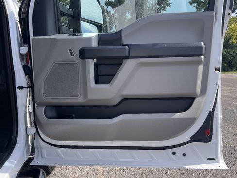 Used 2018 Ford F250 XL w/ Power Equipment Group RWD image 18
