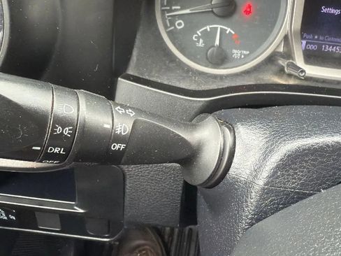 Used 2017 Toyota Tacoma SR5 image 15