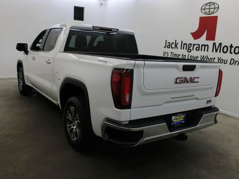 Used 2025 GMC Sierra 1500 SLT AWD/4WD image 3