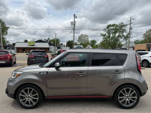 Used 2019 Kia Soul ! w/ Technology Package FWD image 2