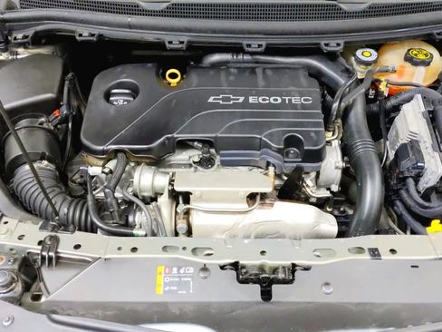 Used 2017 Chevrolet Cruze LT image 14