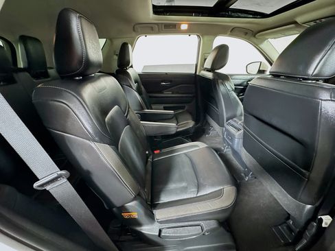 Used 2023 Nissan Pathfinder SL w/ SL Premium Package AWD/4WD image 27
