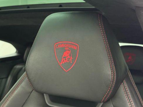 Used 2021 Lamborghini Urus image 16