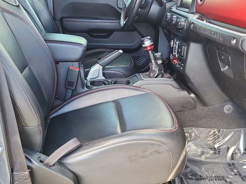 Used 2019 Jeep Wrangler Unlimited Rubicon w/ Uconnect 4C Nav & Sound Group AWD/4WD image 12